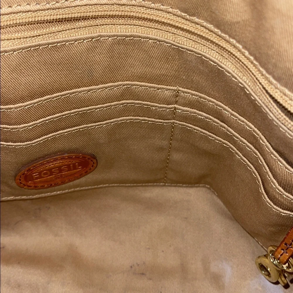 Fossil Sydney satchel purse light tan with crossbody strap